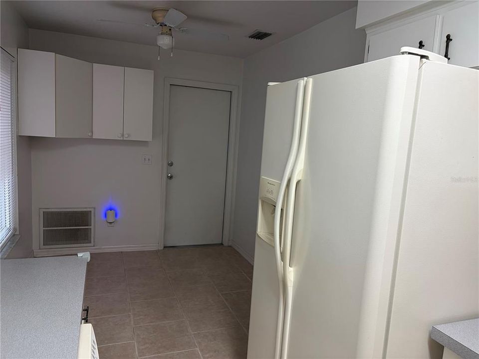 For Sale: $220,000 (3 beds, 2 baths, 1296 Square Feet)