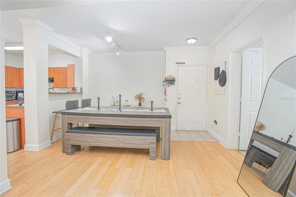 На продажу: $218,000 (2 спален, 2 ванн, 1223 Квадратных фут)