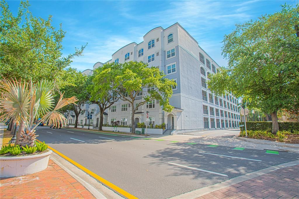 На продажу: $218,000 (2 спален, 2 ванн, 1223 Квадратных фут)