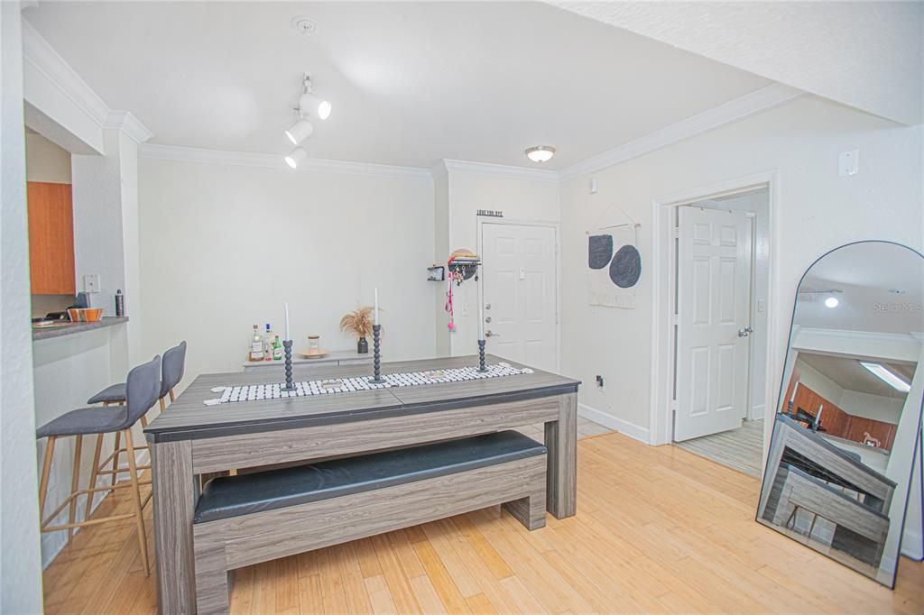 На продажу: $218,000 (2 спален, 2 ванн, 1223 Квадратных фут)