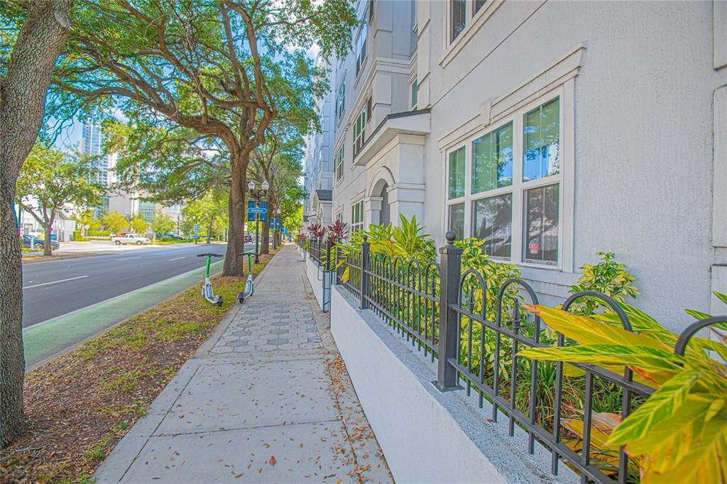 На продажу: $218,000 (2 спален, 2 ванн, 1223 Квадратных фут)