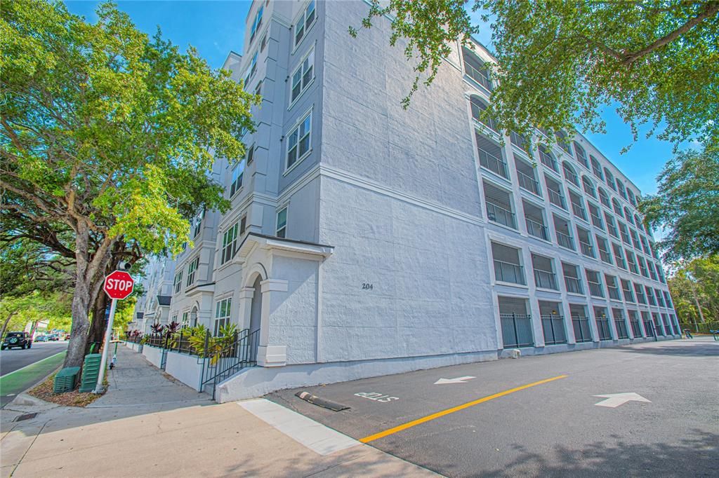 На продажу: $218,000 (2 спален, 2 ванн, 1223 Квадратных фут)