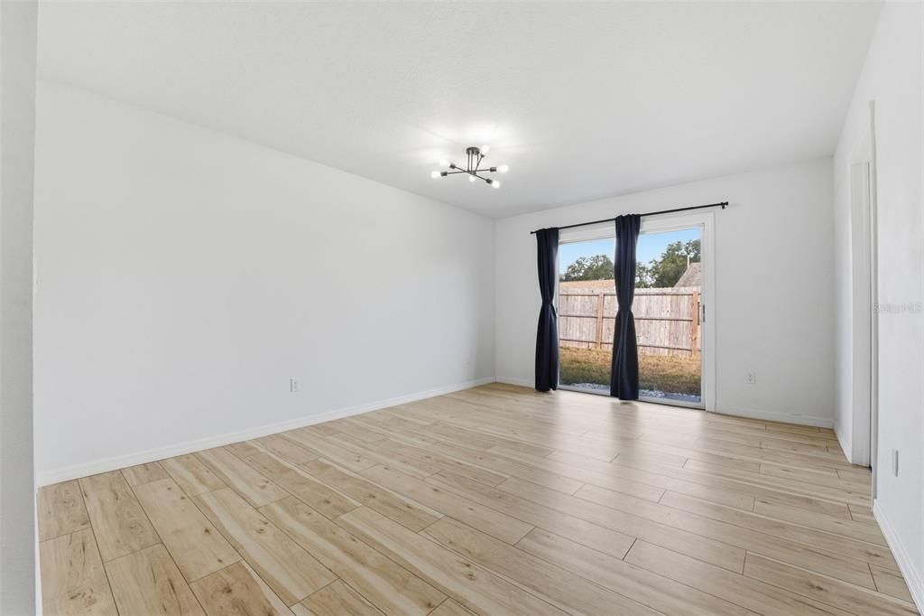 待售: $299,900 (3 贝兹, 2 浴室, 1530 平方英尺)