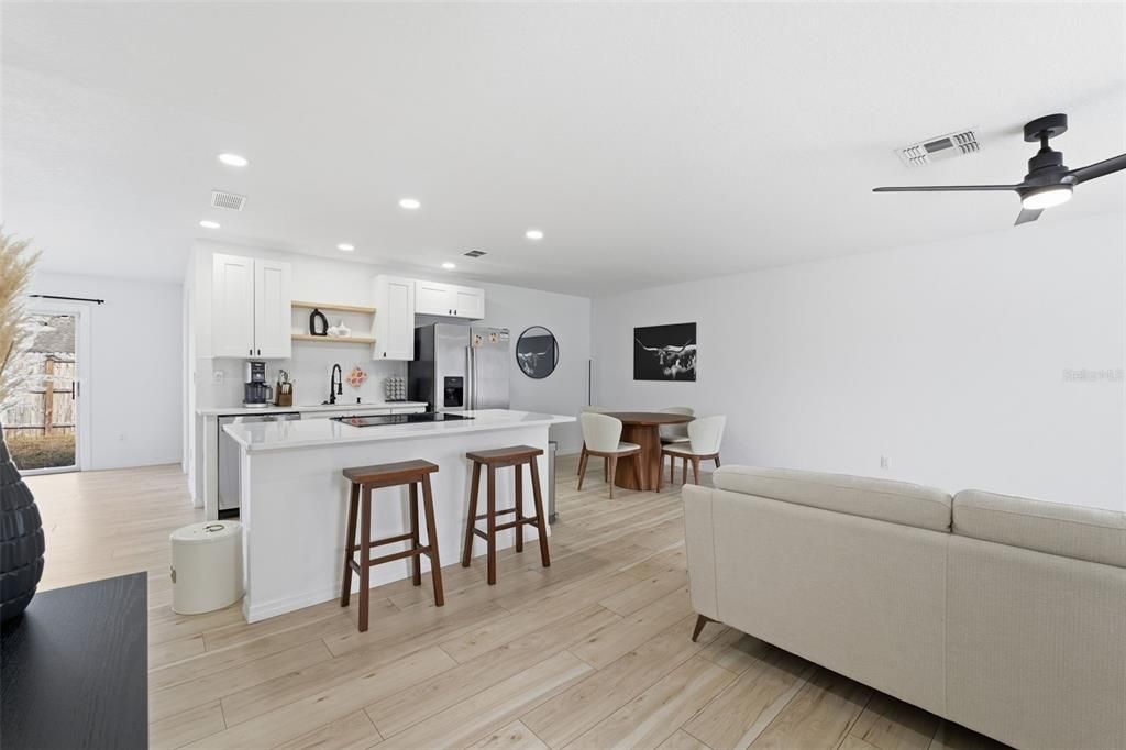 待售: $299,900 (3 贝兹, 2 浴室, 1530 平方英尺)