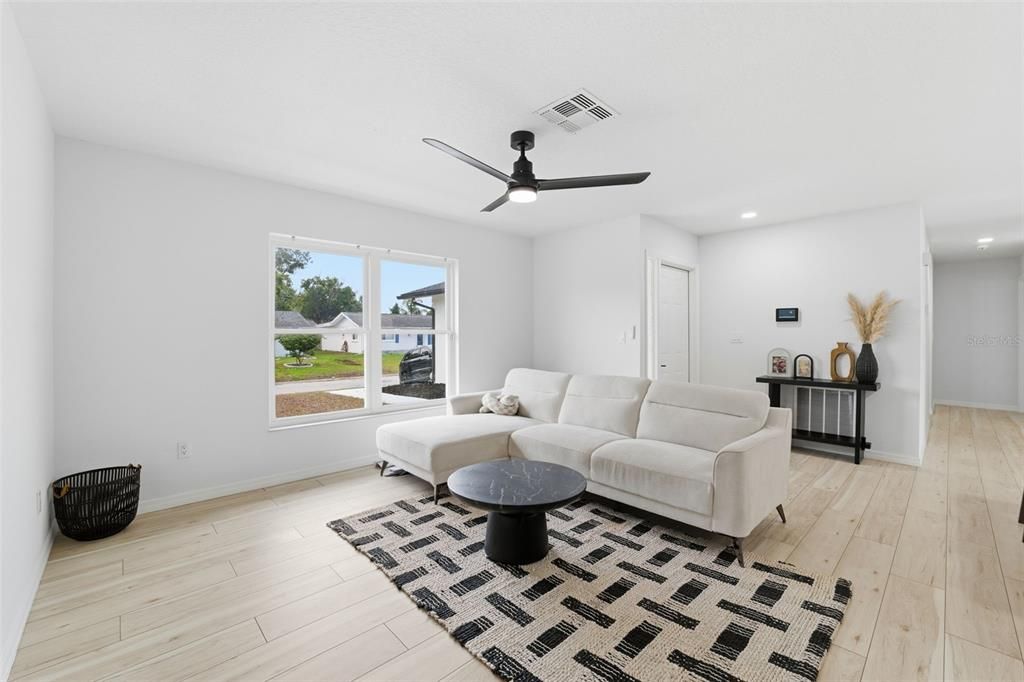 待售: $299,900 (3 贝兹, 2 浴室, 1530 平方英尺)