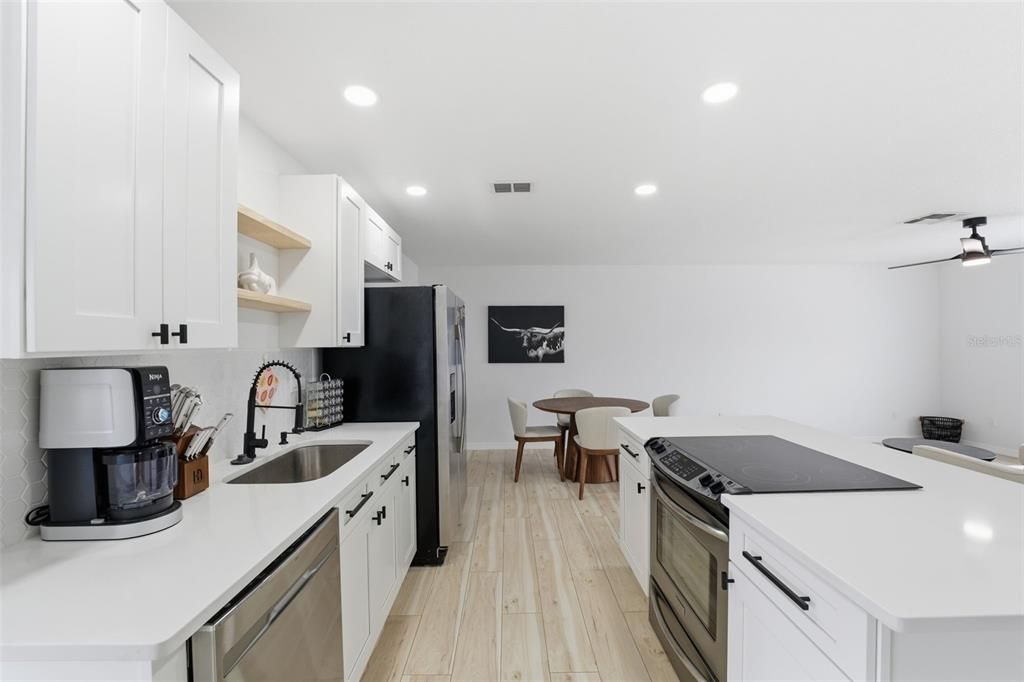 待售: $299,900 (3 贝兹, 2 浴室, 1530 平方英尺)