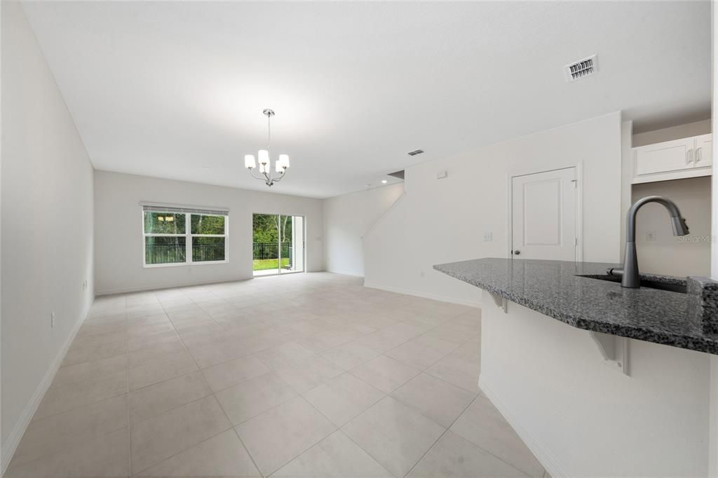 出租: $2,250 (3 贝兹, 2 浴室, 1557 平方英尺)