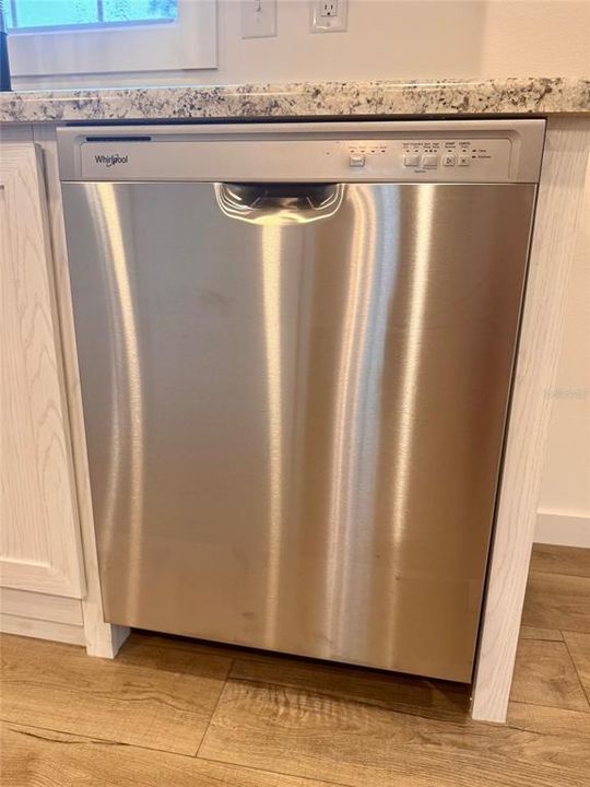 For Sale: $319,000 (2 beds, 2 baths, 1026 Square Feet)