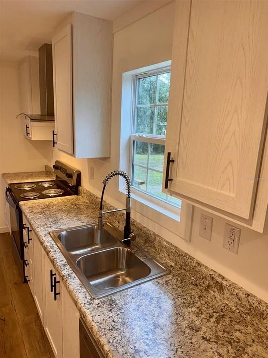 For Sale: $319,000 (2 beds, 2 baths, 1026 Square Feet)