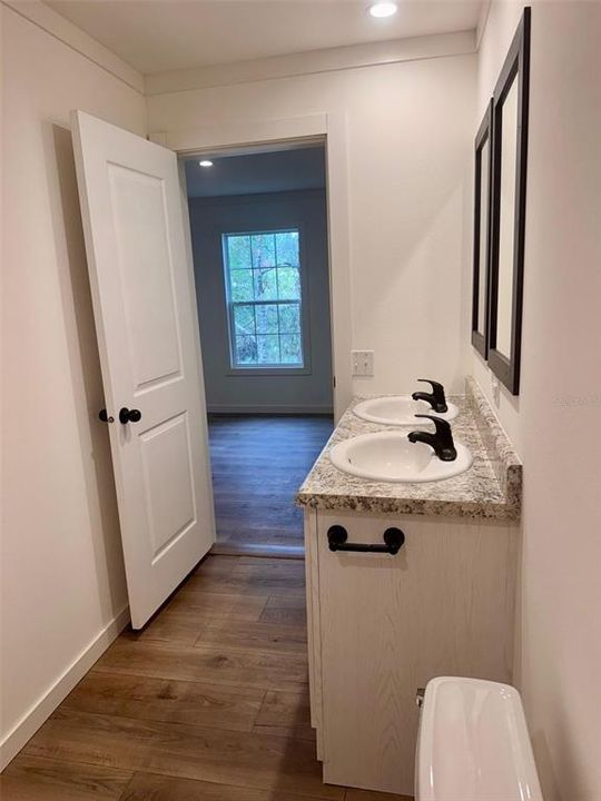 For Sale: $319,000 (2 beds, 2 baths, 1026 Square Feet)