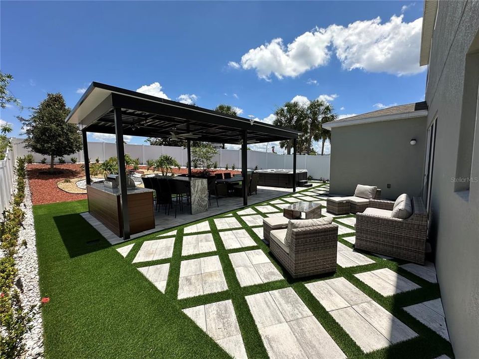 待售: $863,990 (5 贝兹, 4 浴室, 3187 平方英尺)