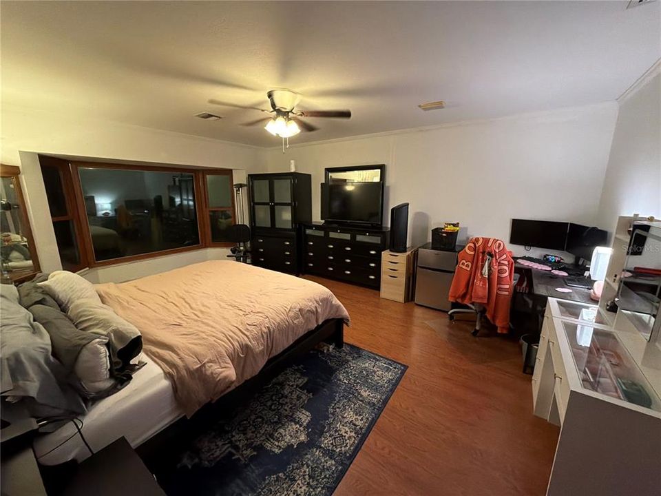 待售: $330,000 (2 贝兹, 2 浴室, 2011 平方英尺)