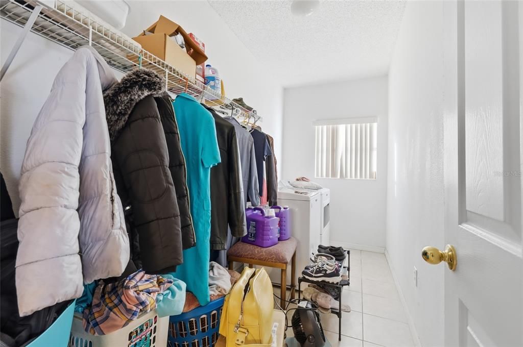 待售: $350,000 (4 贝兹, 2 浴室, 2691 平方英尺)