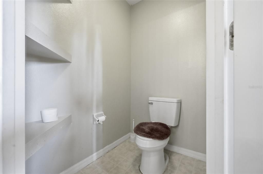 待售: $350,000 (4 贝兹, 2 浴室, 2691 平方英尺)