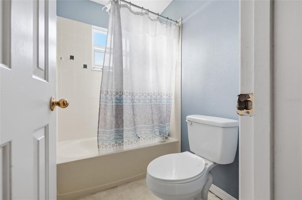 待售: $350,000 (4 贝兹, 2 浴室, 2691 平方英尺)