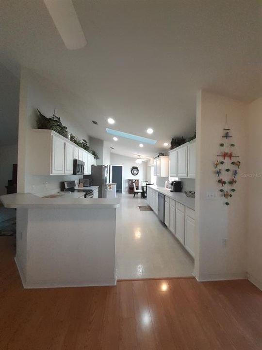 For Sale: $249,900 (2 beds, 2 baths, 1866 Square Feet)