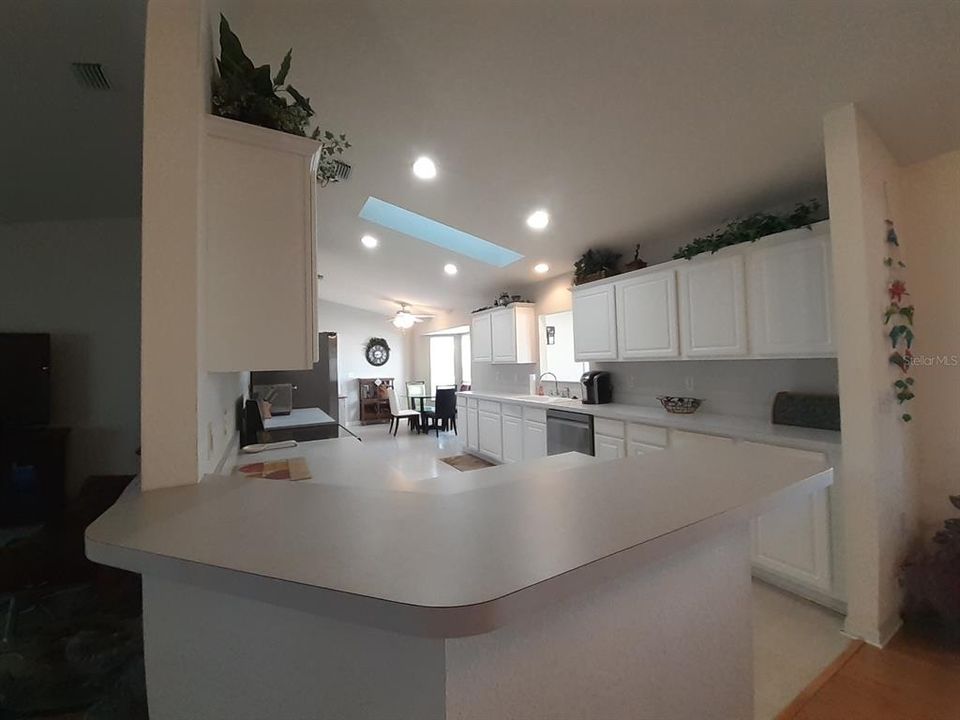 For Sale: $249,900 (2 beds, 2 baths, 1866 Square Feet)