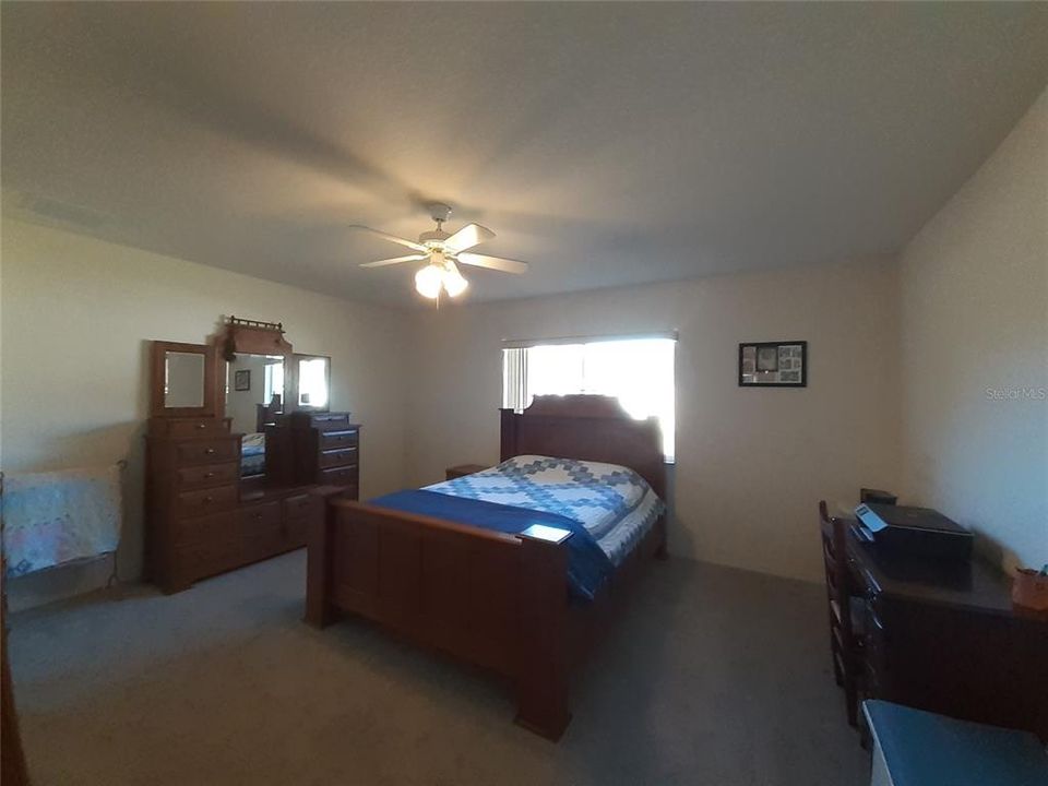 For Sale: $249,900 (2 beds, 2 baths, 1866 Square Feet)