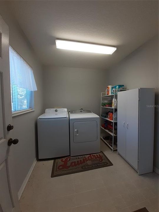 For Sale: $249,900 (2 beds, 2 baths, 1866 Square Feet)