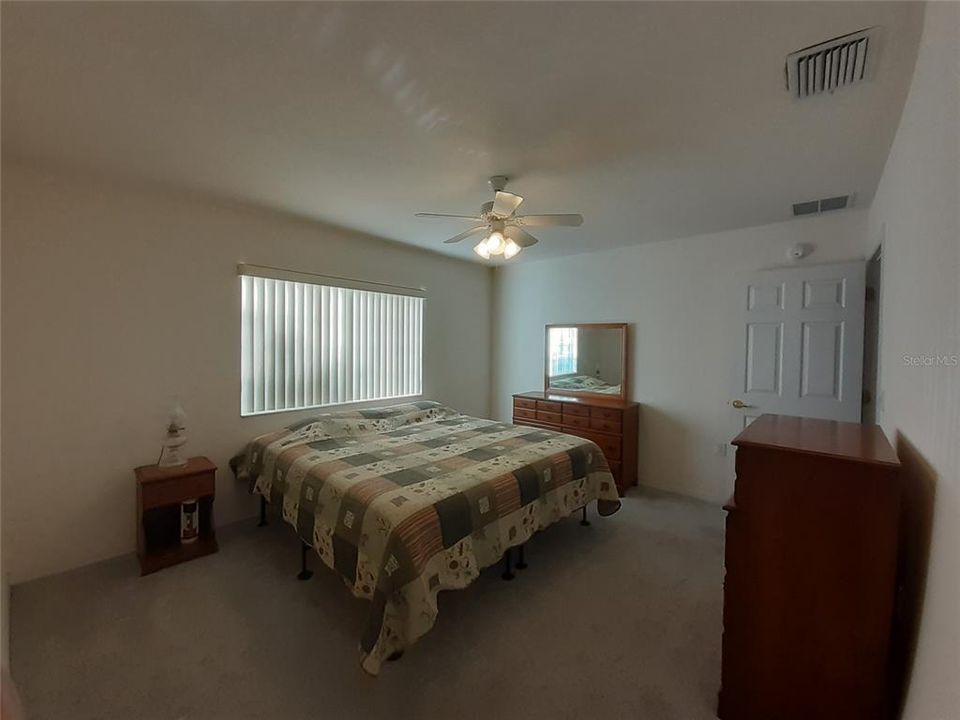 For Sale: $249,900 (2 beds, 2 baths, 1866 Square Feet)