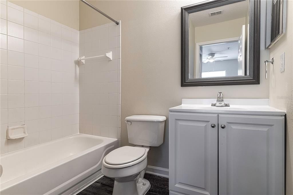 В аренду: $1,650 (2 спален, 2 ванн, 996 Квадратных фут)