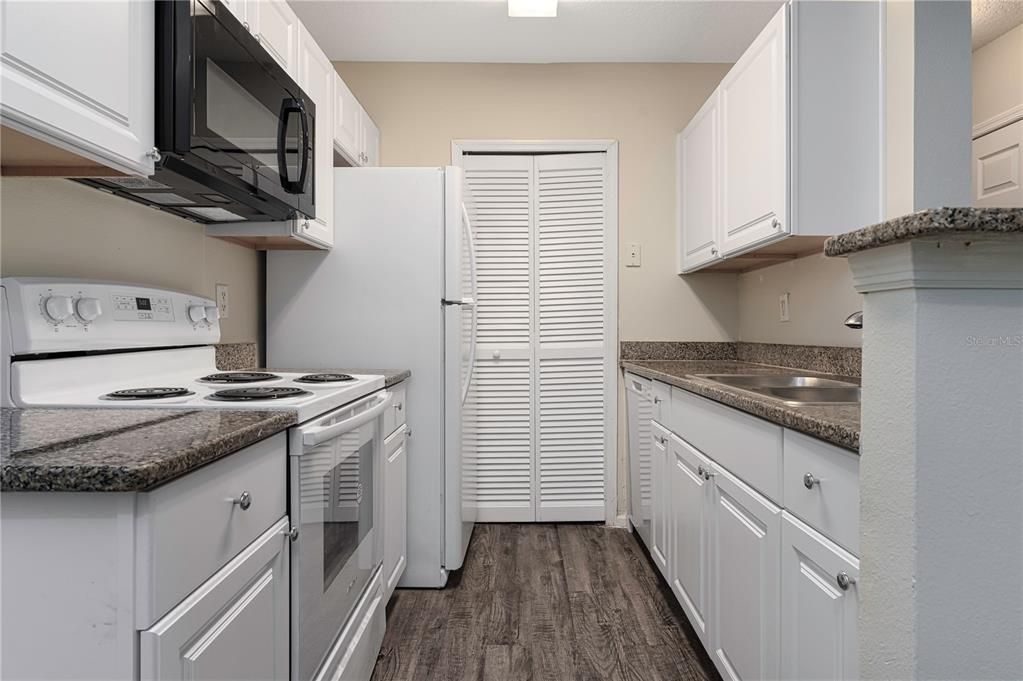 В аренду: $1,650 (2 спален, 2 ванн, 996 Квадратных фут)