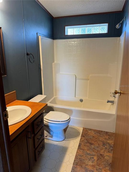 For Sale: $299,000 (3 beds, 2 baths, 1512 Square Feet)