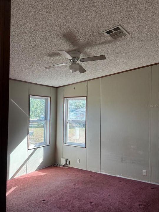 For Sale: $299,000 (3 beds, 2 baths, 1512 Square Feet)