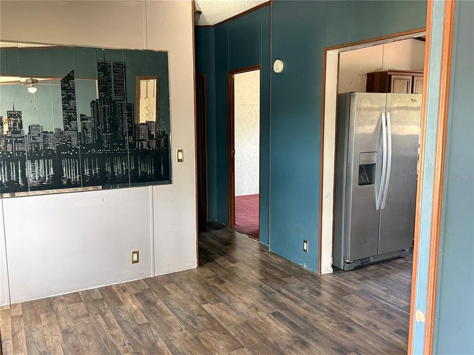 For Sale: $299,000 (3 beds, 2 baths, 1512 Square Feet)