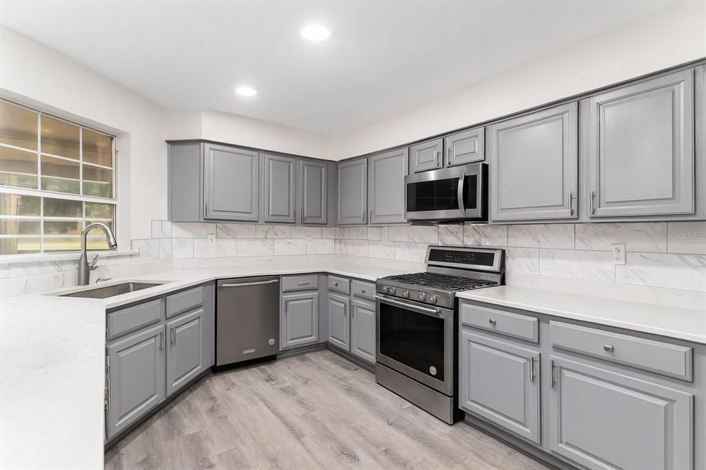 For Sale: $479,000 (4 beds, 2 baths, 2487 Square Feet)