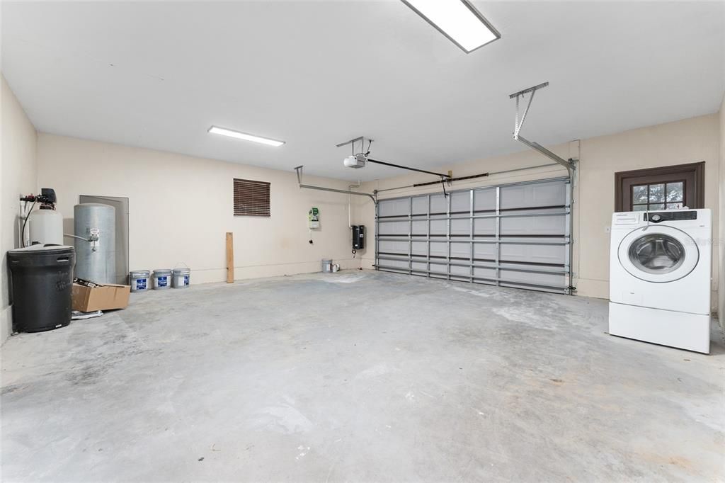 For Sale: $479,000 (4 beds, 2 baths, 2487 Square Feet)