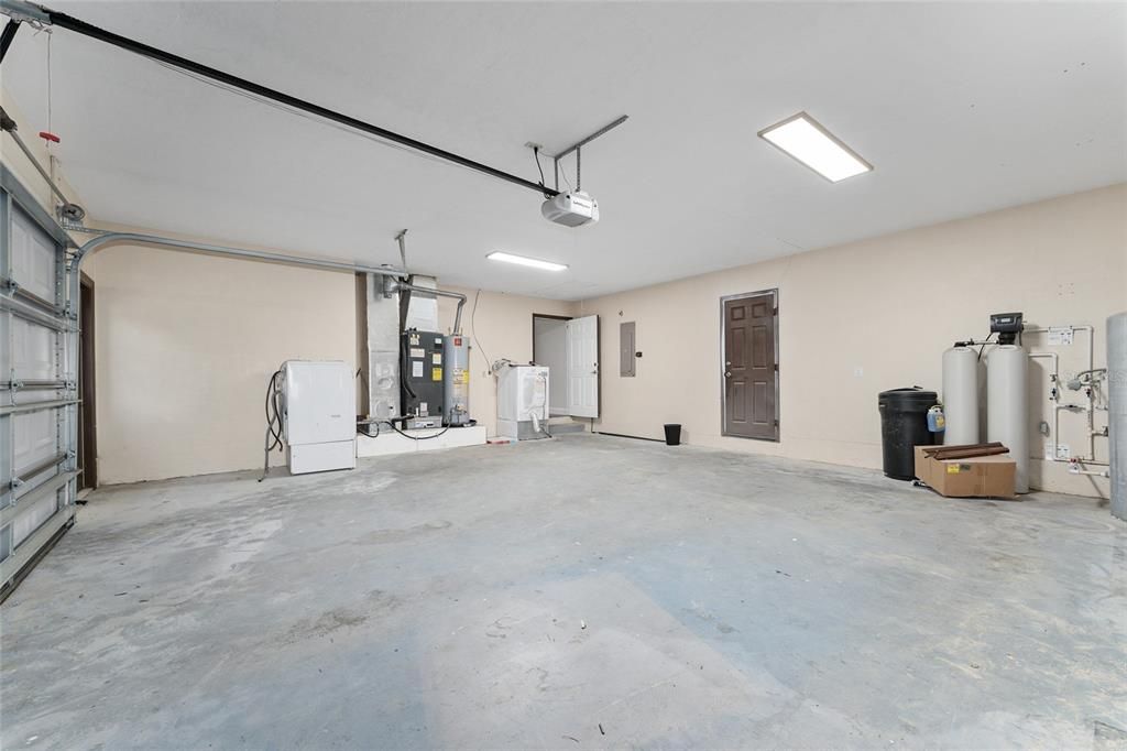 For Sale: $479,000 (4 beds, 2 baths, 2487 Square Feet)