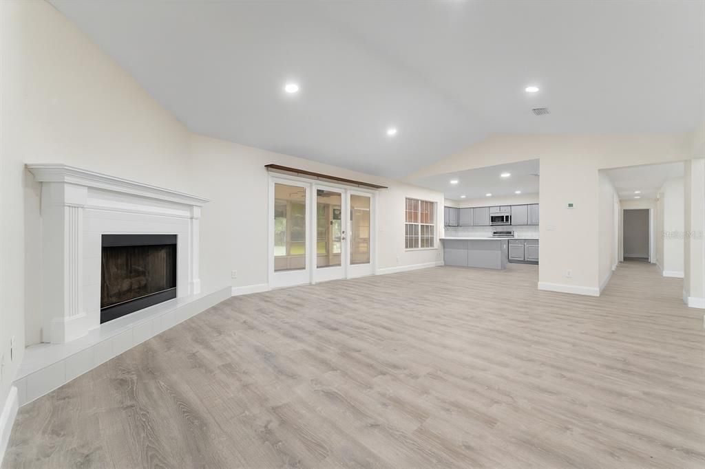 For Sale: $479,000 (4 beds, 2 baths, 2487 Square Feet)