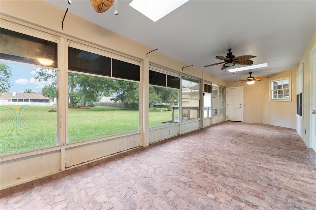 For Sale: $479,000 (4 beds, 2 baths, 2487 Square Feet)