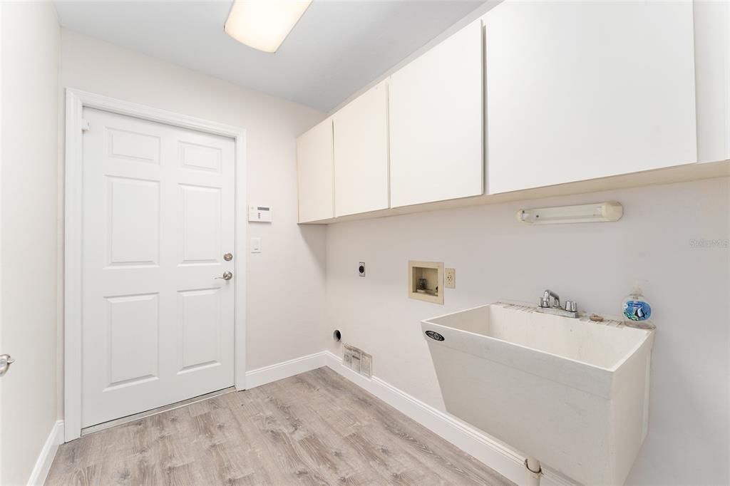 For Sale: $479,000 (4 beds, 2 baths, 2487 Square Feet)