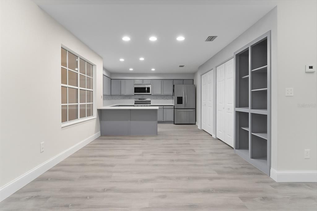 For Sale: $479,000 (4 beds, 2 baths, 2487 Square Feet)