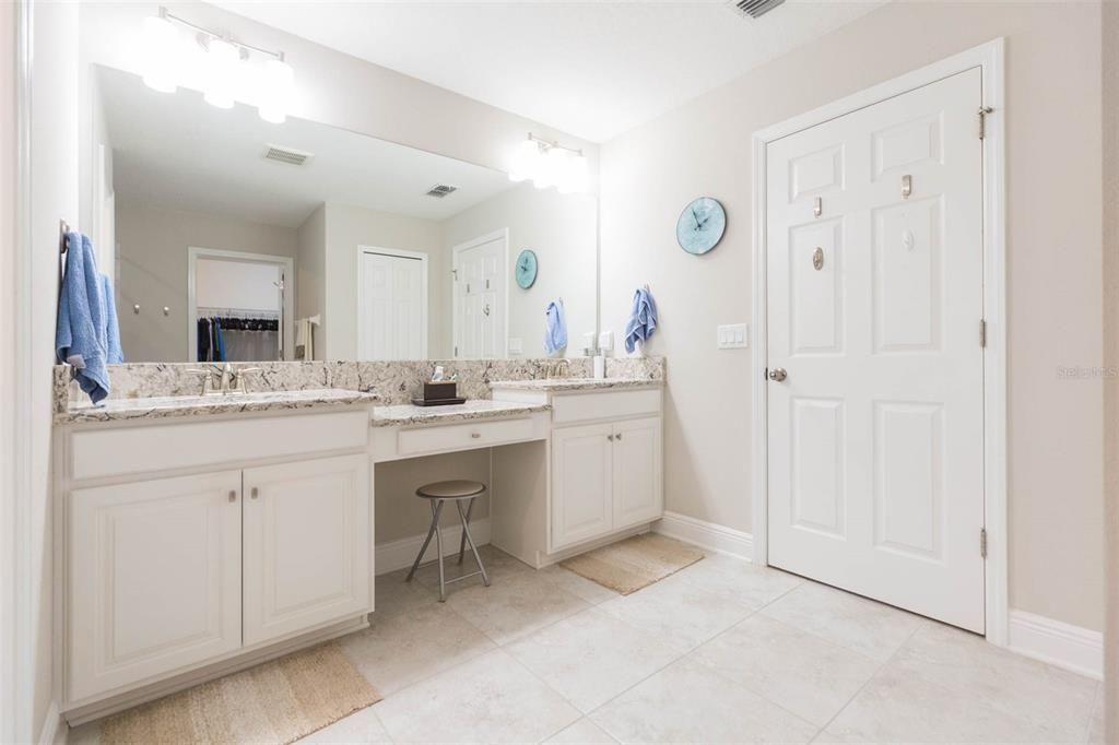 For Sale: $749,000 (5 beds, 4 baths, 3566 Square Feet)