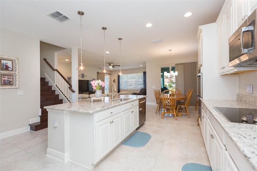 For Sale: $749,000 (5 beds, 4 baths, 3566 Square Feet)