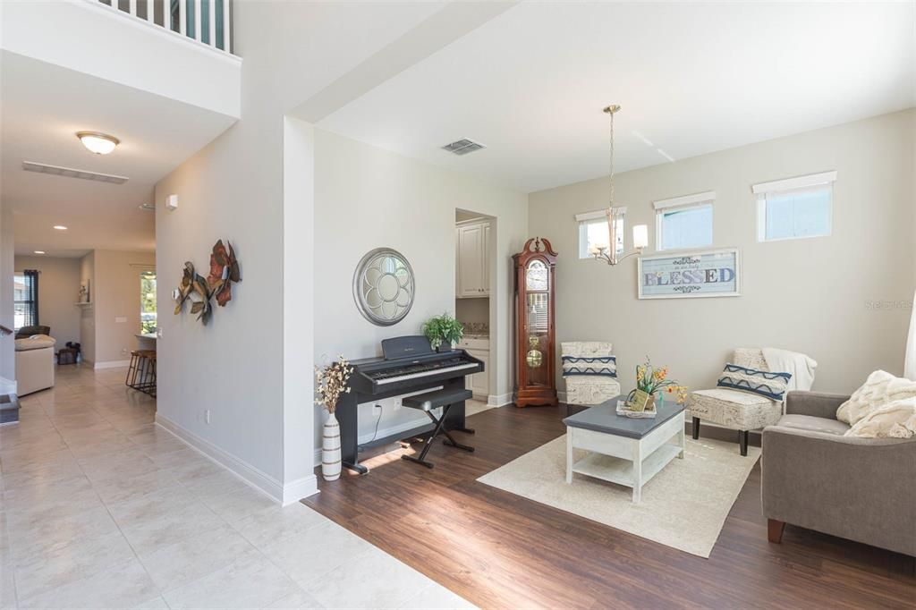 For Sale: $749,000 (5 beds, 4 baths, 3566 Square Feet)