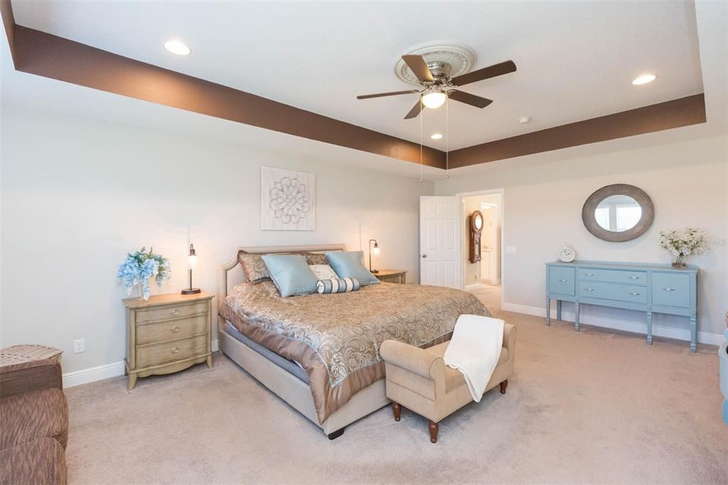 For Sale: $749,000 (5 beds, 4 baths, 3566 Square Feet)