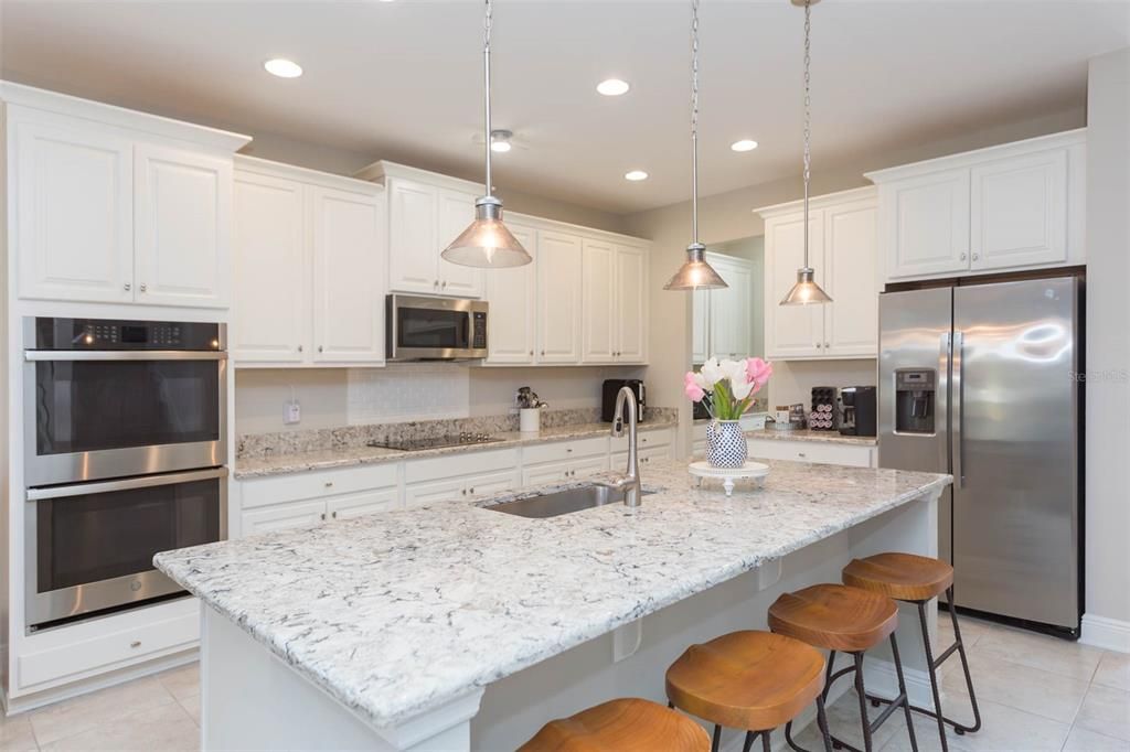 For Sale: $749,000 (5 beds, 4 baths, 3566 Square Feet)