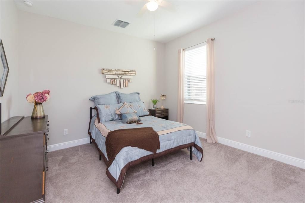 For Sale: $749,000 (5 beds, 4 baths, 3566 Square Feet)