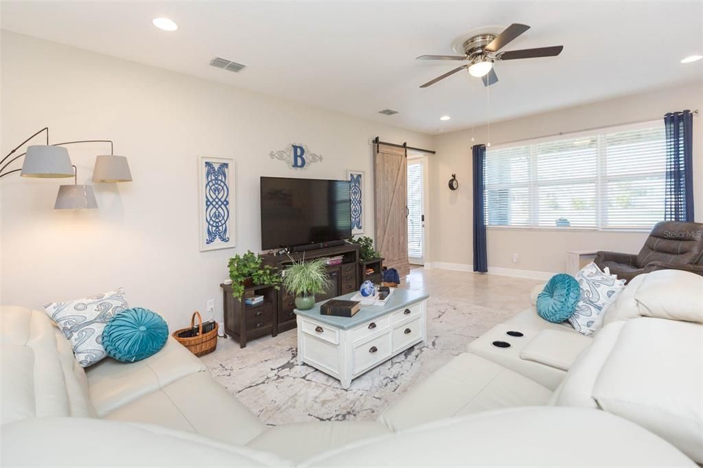 For Sale: $749,000 (5 beds, 4 baths, 3566 Square Feet)