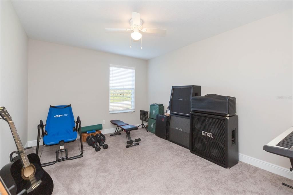 For Sale: $749,000 (5 beds, 4 baths, 3566 Square Feet)