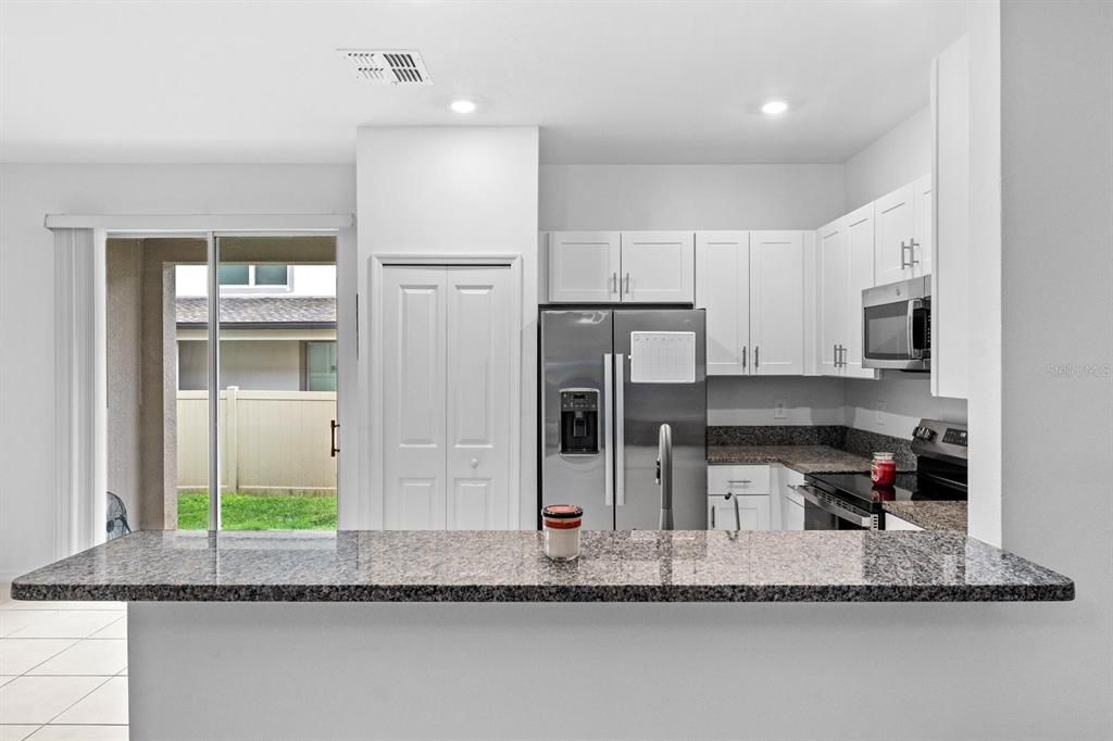 На продажу: $274,999 (3 спален, 2 ванн, 1666 Квадратных фут)