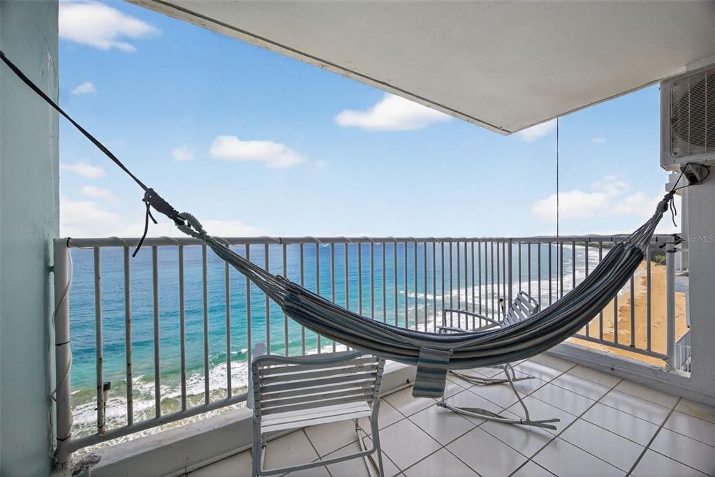 For Sale: $260,000 (1 beds, 1 baths, 684.77 Square Feet)