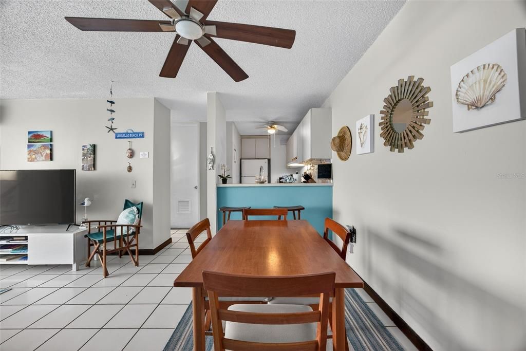 For Sale: $260,000 (1 beds, 1 baths, 684.77 Square Feet)