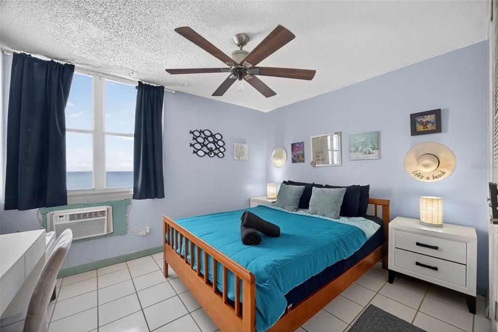 For Sale: $260,000 (1 beds, 1 baths, 684.77 Square Feet)