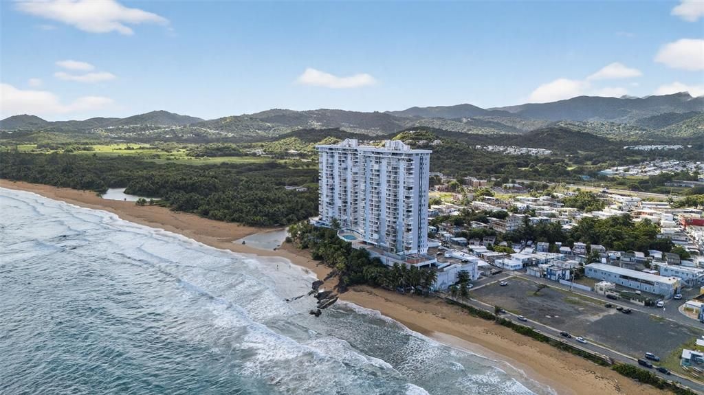 For Sale: $260,000 (1 beds, 1 baths, 684.77 Square Feet)