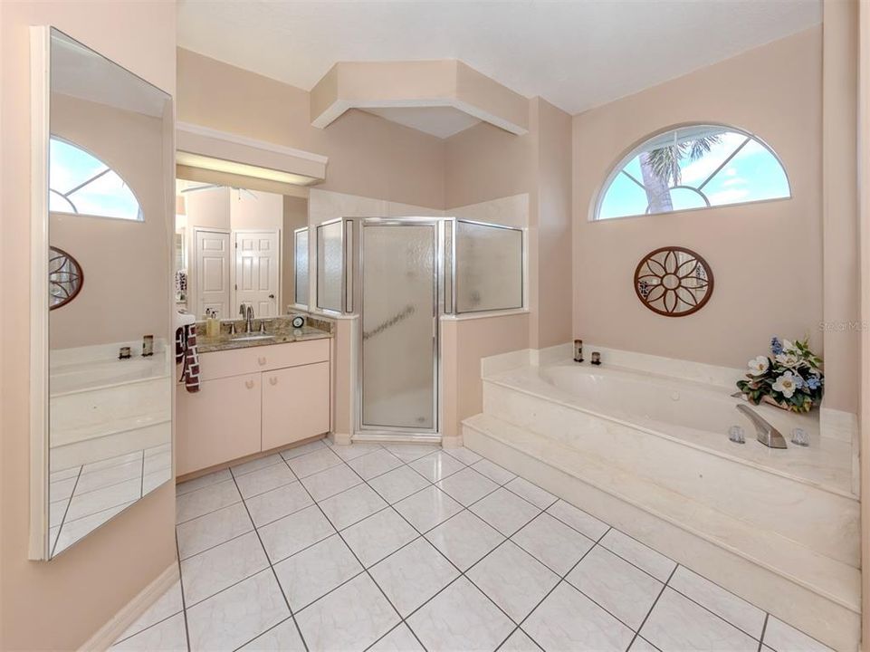 En Venta: $599,000 (3 camas, 2 baños, 2176 Pies cuadrados)